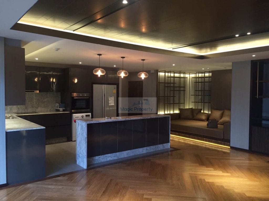 2 Bedroom For Sale in Richmond Palace Condominium Soi Sukhumvit 43, Khlong Tan Nuea, Watthana, Bangkok 10110.
