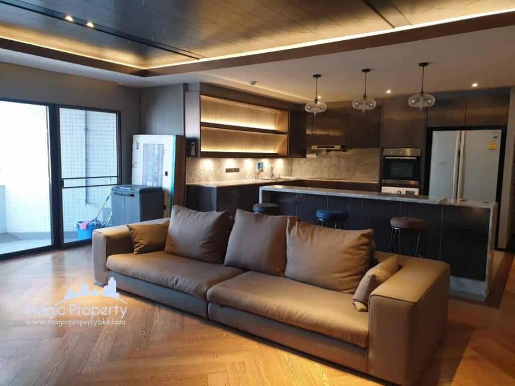 2 Bedroom For Sale in Richmond Palace Condominium Soi Sukhumvit 43, Khlong Tan Nuea, Watthana, Bangkok 10110.