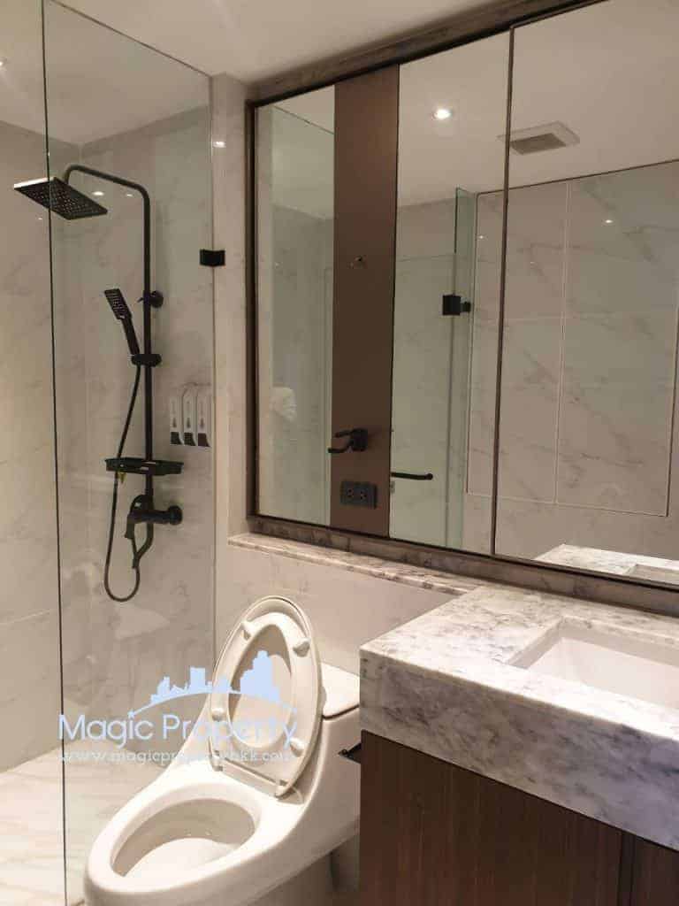 2 Bedroom For Sale in Richmond Palace Condominium Soi Sukhumvit 43, Khlong Tan Nuea, Watthana, Bangkok 10110.