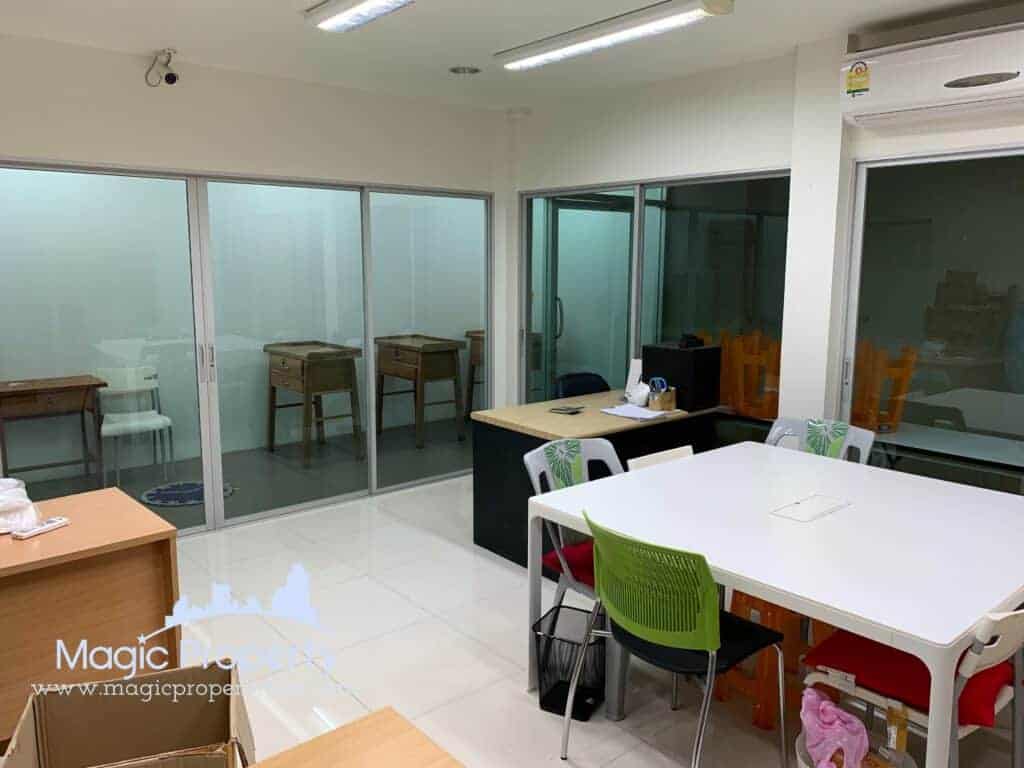 Townhouse Noble Cube Pattanakarn For Sale