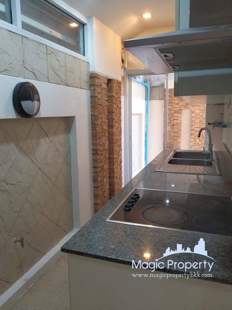 3 Bedrooms Townhouse For Sale in Ladprao Wang Hin 78 Alley, Lat Phrao, Krung Thep Maha Nakhon 10230.