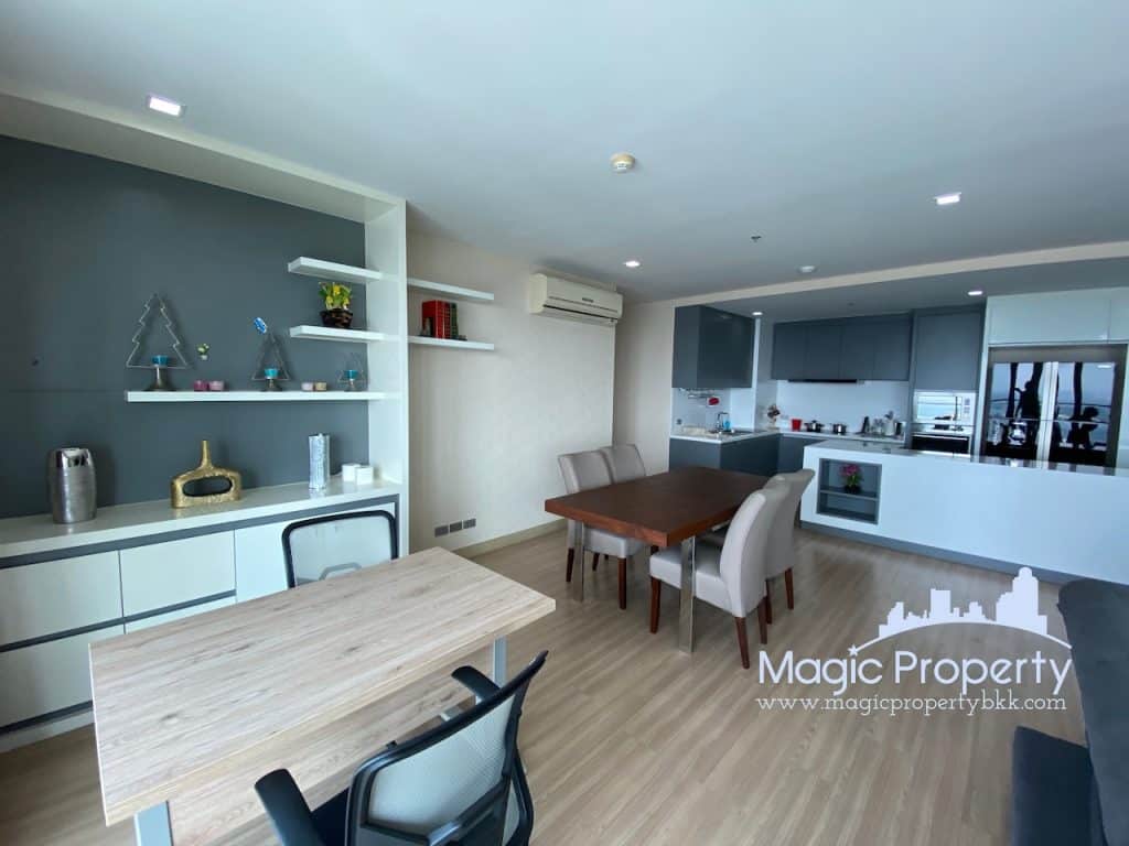 3 Bedroom Condominium For Rent in Sky Walk Condominium, Phra Khanong Nuea, Watthana, Bangkok 10110. Near BTS Phra Khanong 230 Meters..