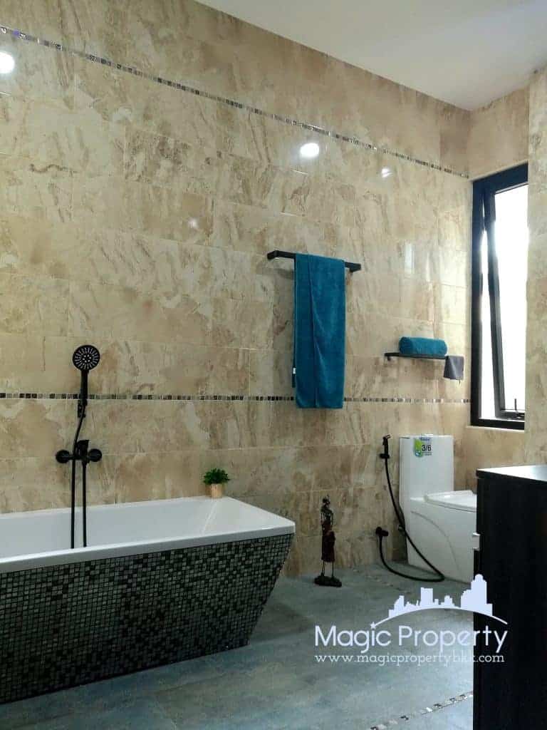 Single House For Sale in Pattaya City, Bang Lamung, Chonburi 20150. 3 Bedrooms 3 Bathrooms, Living Area 288 Sqm, Land Size 192 Sq.wah..