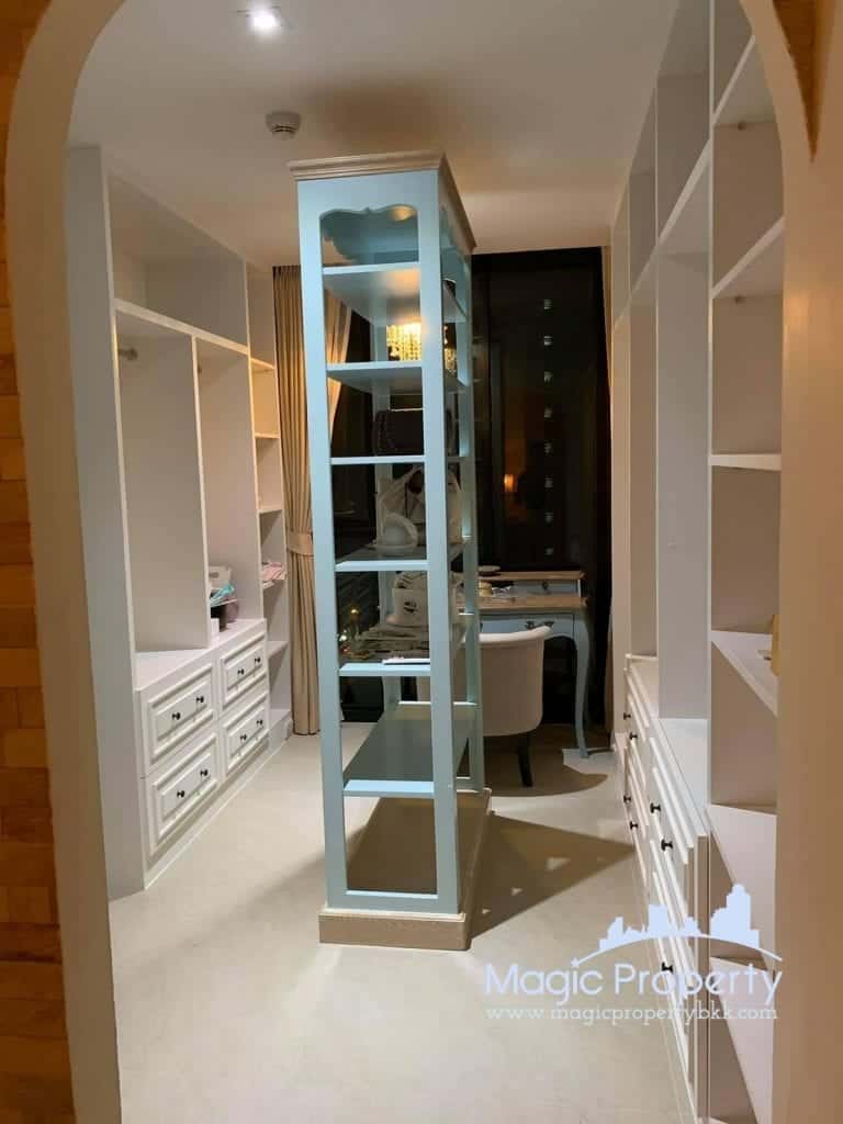 Newly Renovated Modern style 2 Bedroom Condominium for Sale in The Alcove Thonglor 10, Khlong Tan Nuea, Watthana, Bangkok 10110