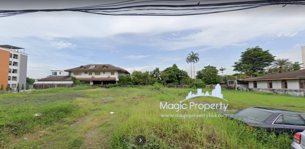 203 Square Wah Land for Sale in Kaset Nawamin, Chorakhe Bua, Lat Phrao, Bangkok. for more details please contact us...