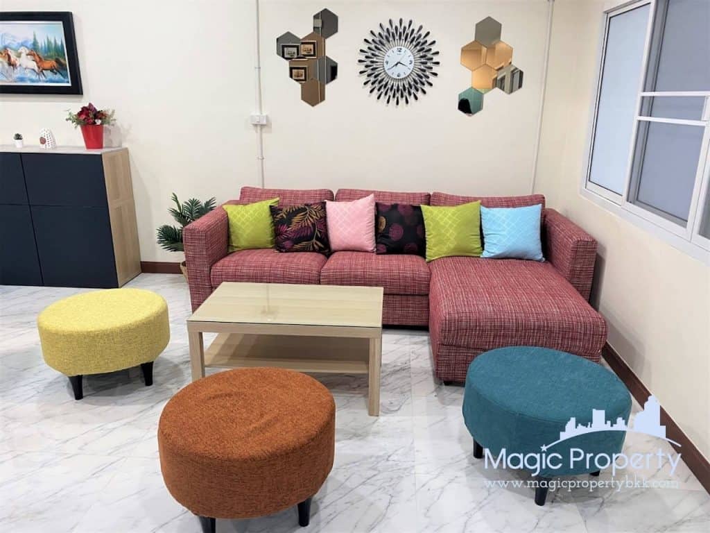 5 Bedrooms Townhouse in Sukhumvit 4 For Rent. Located at Sukhumvit 4 Alley, Khwaeng Khlong Toei, Khet Khlong Toei, Bangkok 10110...