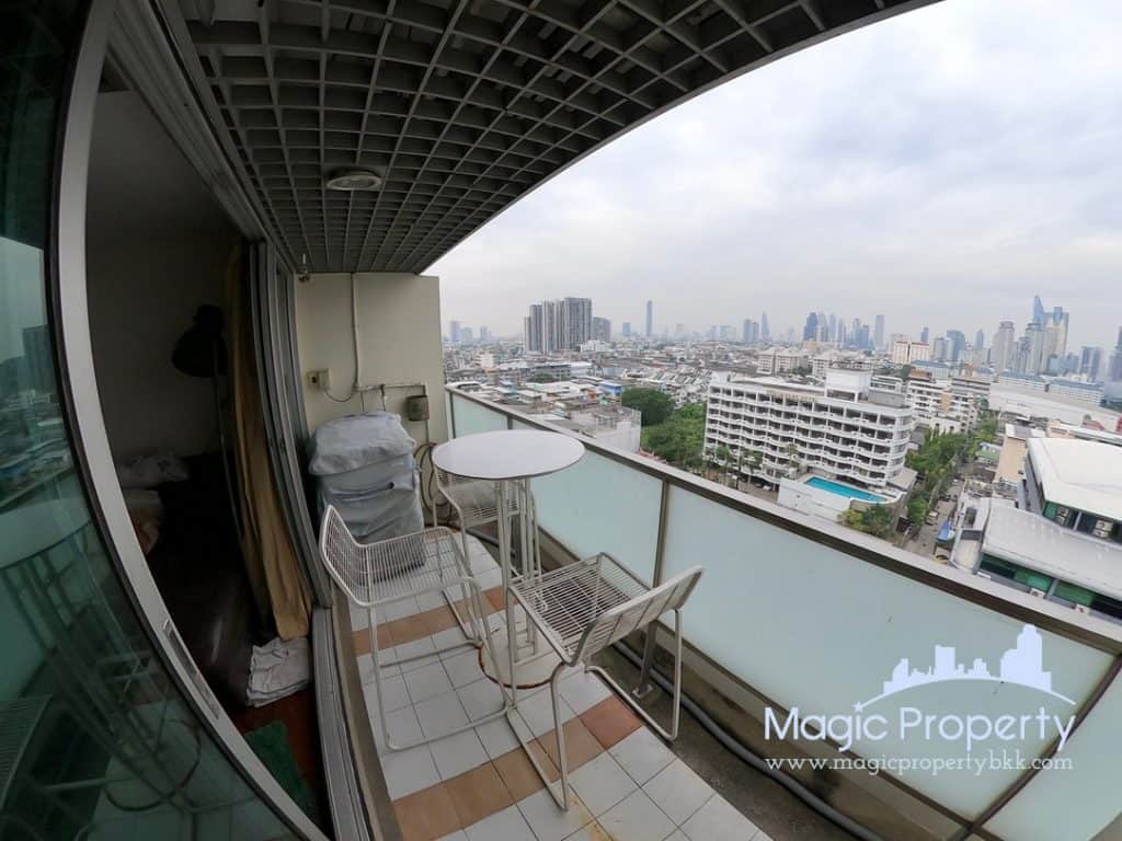 1 Bedroom Condominium For Sale in Baan Nonzee. Located at Thanon chan, Chong Nonsi, Yan Nawa, Bangkok 10120...