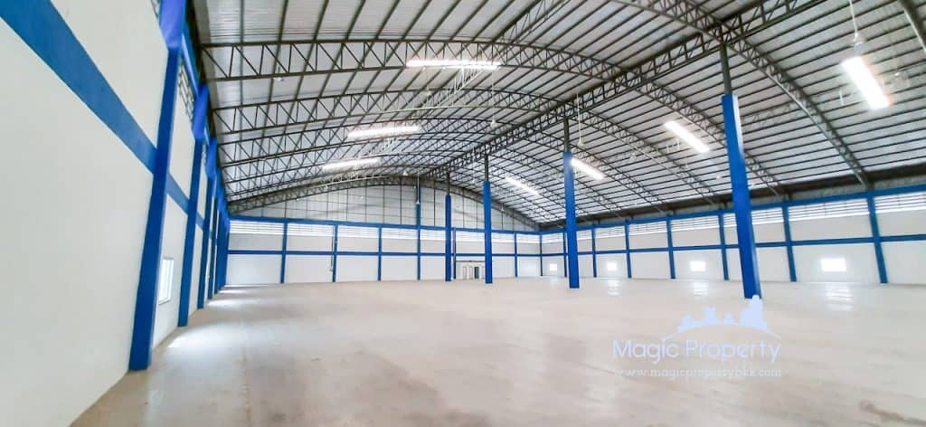 Warehouse For Rent Bang Phriang, Bang Bo, Samut Prakan Property Code MGP636 Dimension 48 X 78 Meters Area 3816 Sq.m Span 24 Meters Floor Load 3 Tons Clear height 8.2 Meters and highest 16 Meters Number of Dock 5 Number of Ramp 1 Deposit 3 months and 1 month advance Rental Minimum 3 years Contract Rental 120.THB/Sq.m Rental Price 457,920.THB/Month