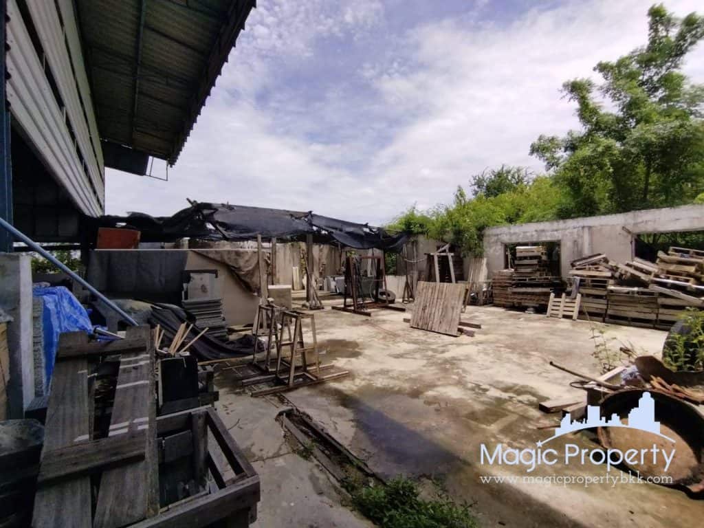 Factory For Sale with 300 Sq.wah Land Size in Tambon Bang Pla, Amphoe Bang Phli, Chang Wat Samut Prakan 10540...