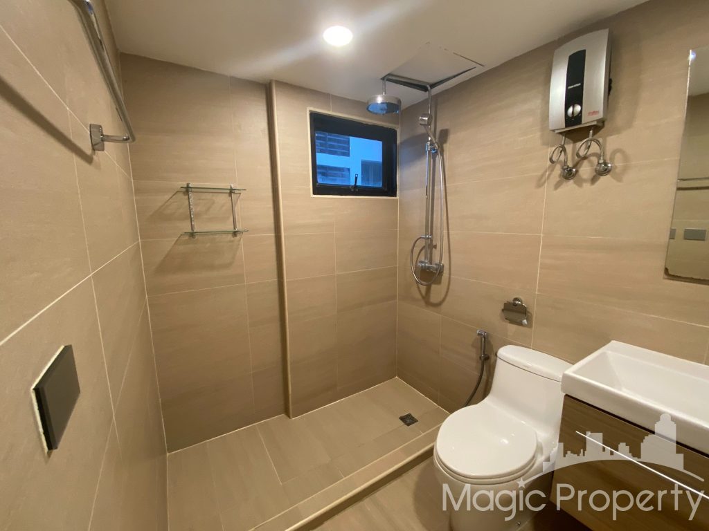 2 Bedroom Condominium For Sale in Le Premier 2. Located at Sukhumvit 59, Khlong Tan Nuea, Watthana, Bangkok 10110. Near BTS Thong Lo...