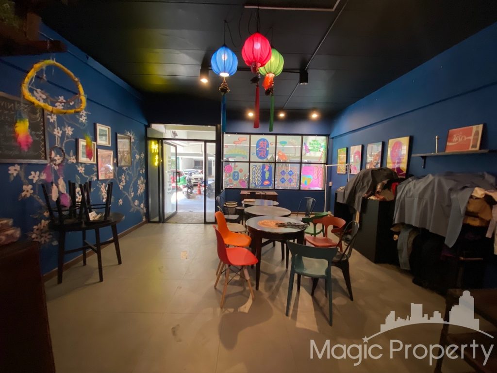 Commercial Space For Rent in Park Avenue, Soi Sukhumvit 63, Khlong Tan Nuea, Watthana, Bangkok 10110. Near Don Donki mall...