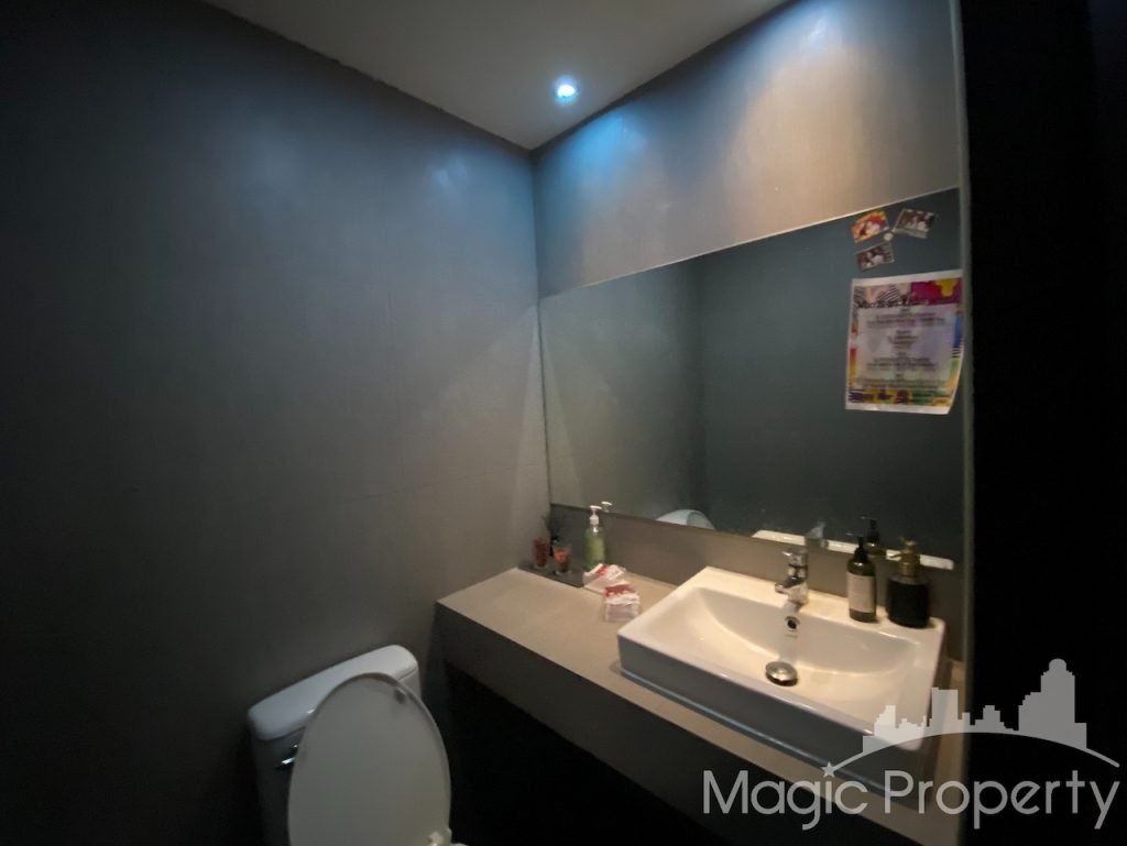 Property Image – Commercial Space For Rent in Park Avenue