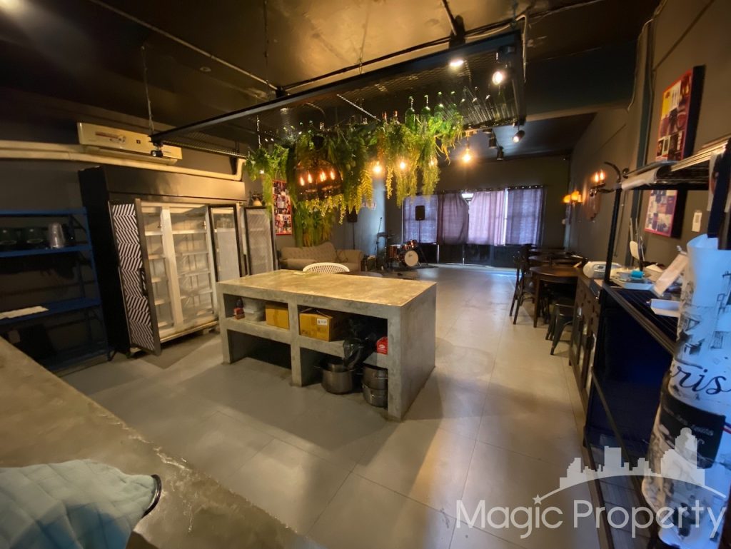 Commercial Space For Rent in Park Avenue, Soi Sukhumvit 63, Khlong Tan Nuea, Watthana, Bangkok 10110. Near Don Donki mall...