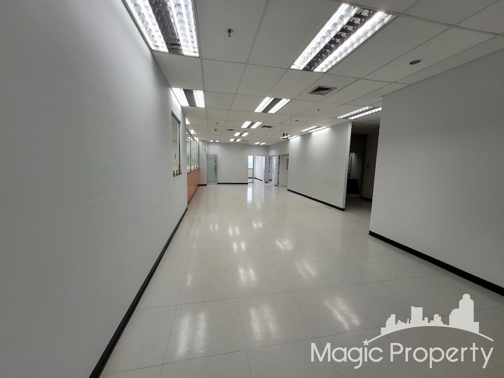 Office Space For Rent in RS Tower Ratchadaphisek Road, Din Daeng, Bangkok, Thailand