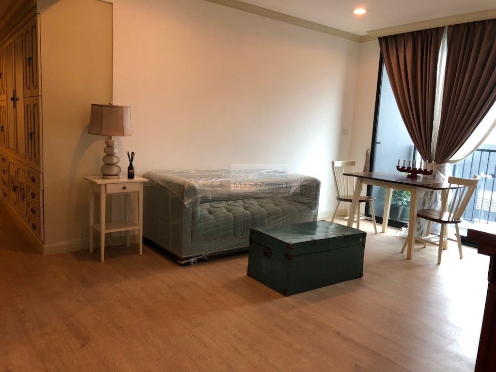 Fully Furnished 2 Bedroom Condominium for Sale in The Alcove Thonglor 10, Khlong Tan Nuea, Watthana, Bangkok 10110...