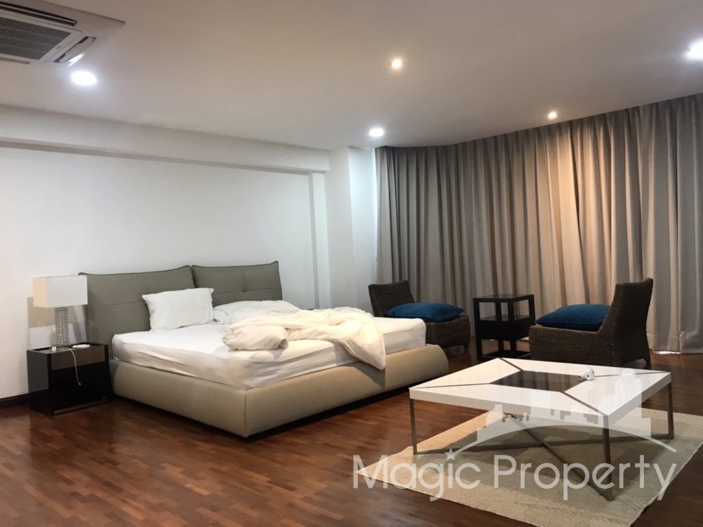 Prompak Place Fully Furnished Modern 3 Bedrooms Townhouse For Sale, Thonglor, Khlong Tan Nuea, Watthana, Bangkok 10110.