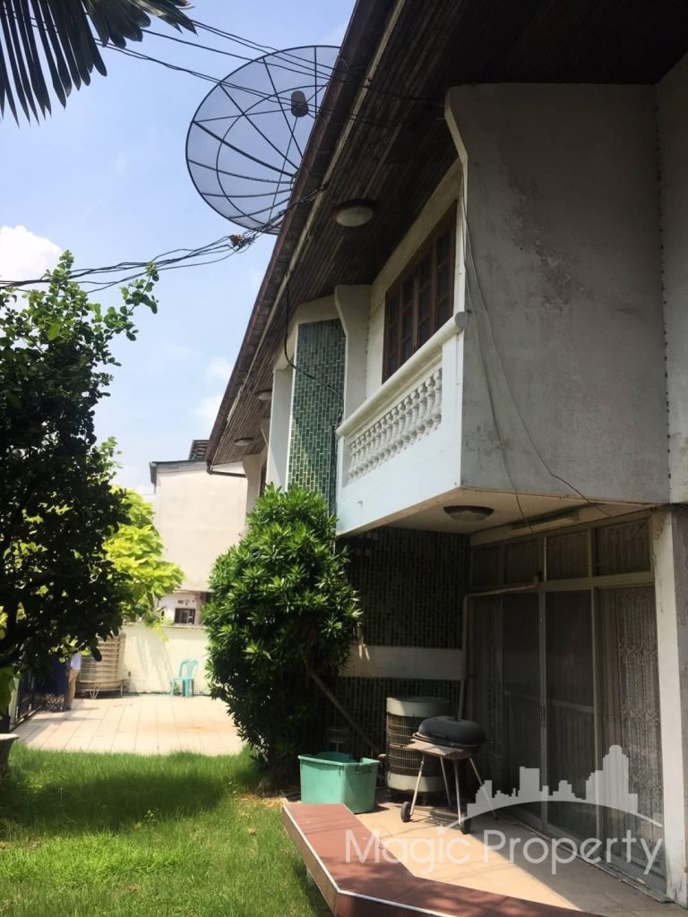 4 Bedrooms House Land Size 99 Sq.wah For Rent in Soi Sukhumvit 26, Khlong Tan, Khlong Toei, Bangkok 10110....