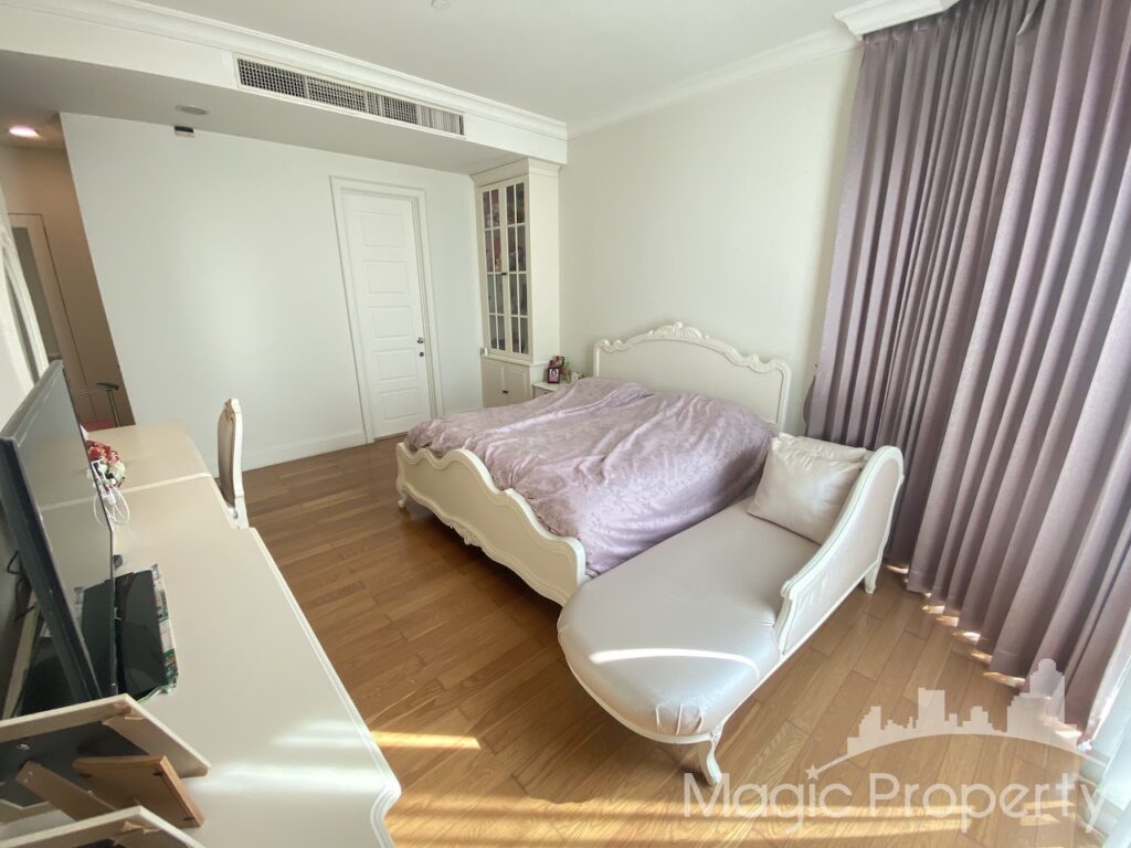 Royce Private Residences Condominium 3 Bedroom For Sale, Size 142.17 Sqm Located at Soi Sukhumvit 31, Khlong Toei Nuea, Watthana, Bangkok