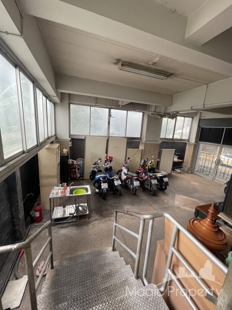 Property Image – 4 Storey Commercial Building Yen Akat