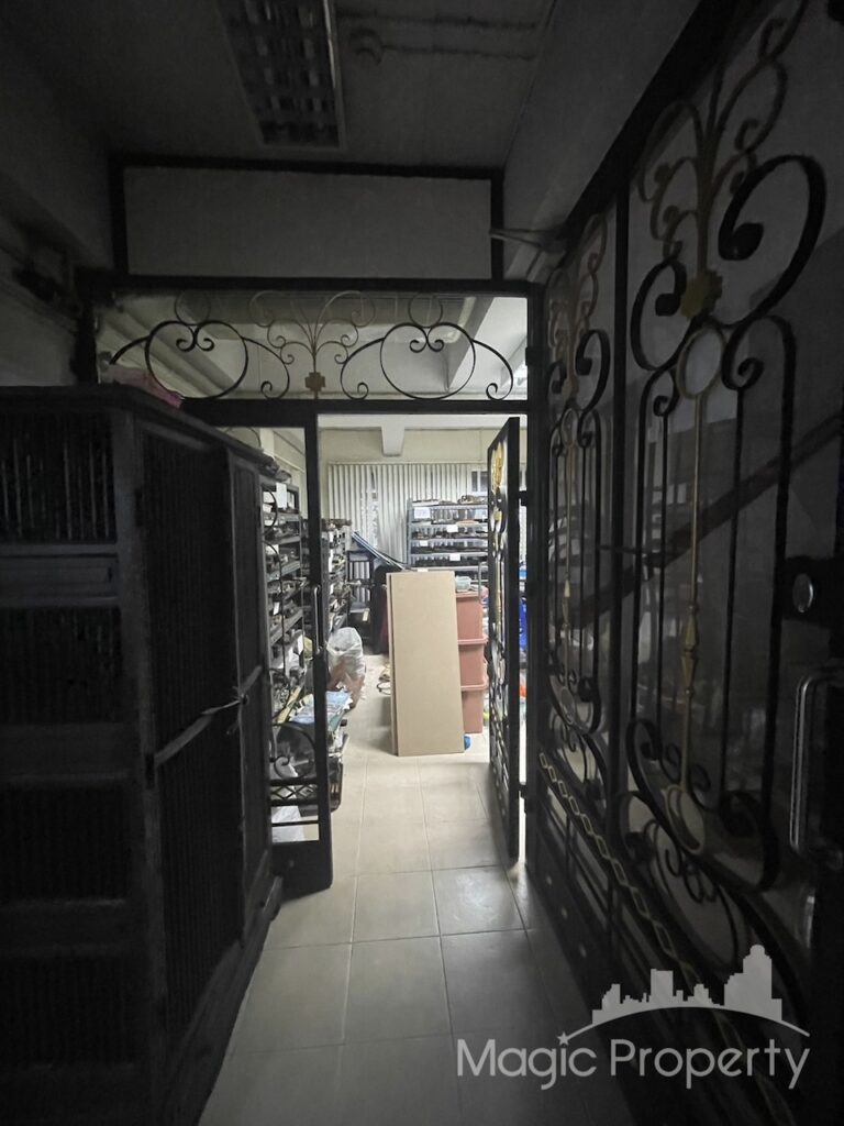 Property Image – 4 Storey Commercial Building Yen Akat