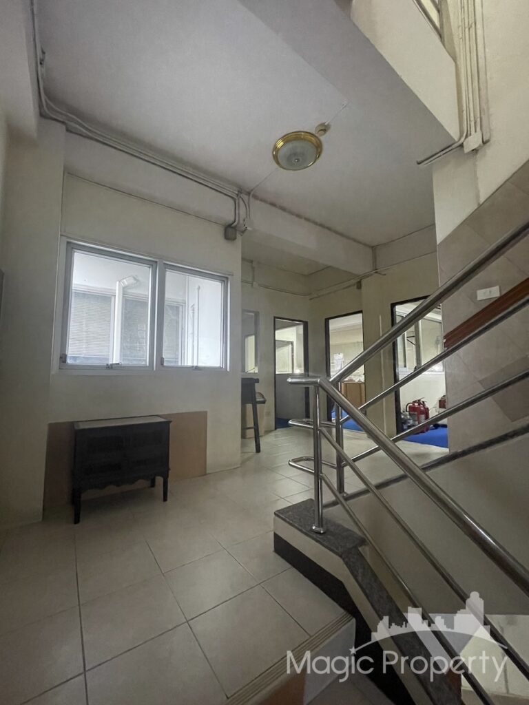 Property Image – 4 Storey Commercial Building Yen Akat