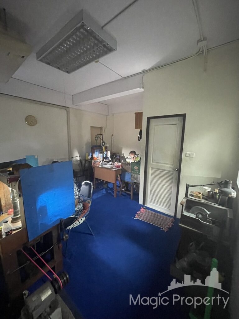 Property Image – 4 Storey Commercial Building Yen Akat