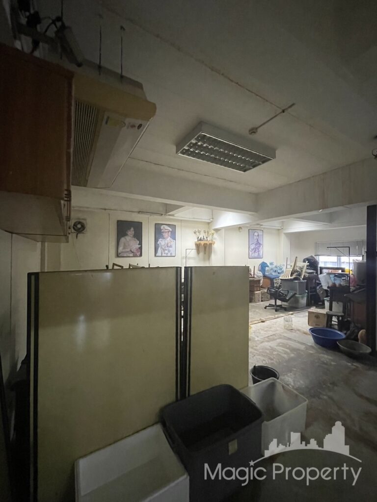 Property Image – 4 Storey Commercial Building Yen Akat