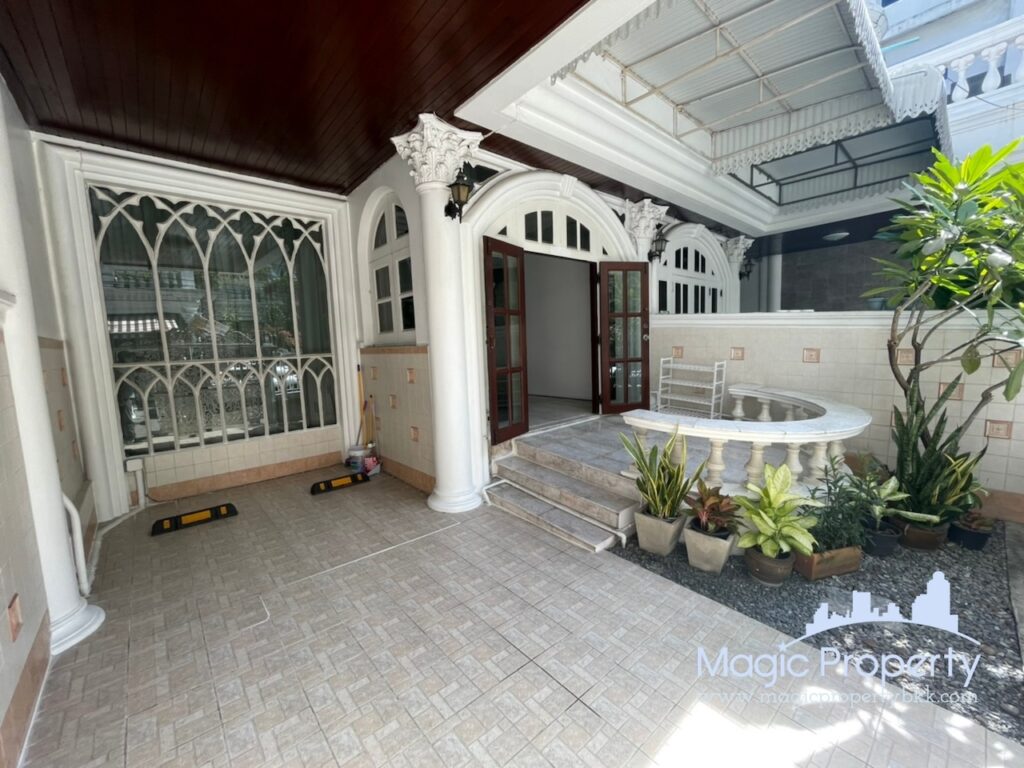 Property Image – Townhouse For Rent in Ekkamai 26
