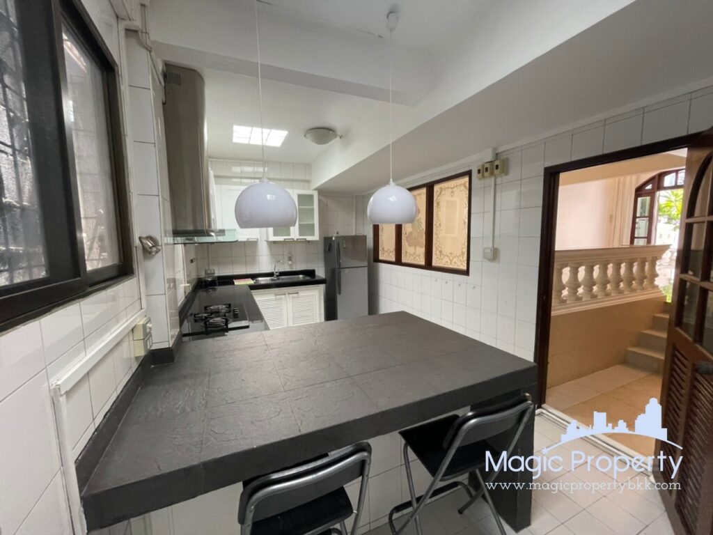 Property Image – Townhouse For Rent in Ekkamai 26