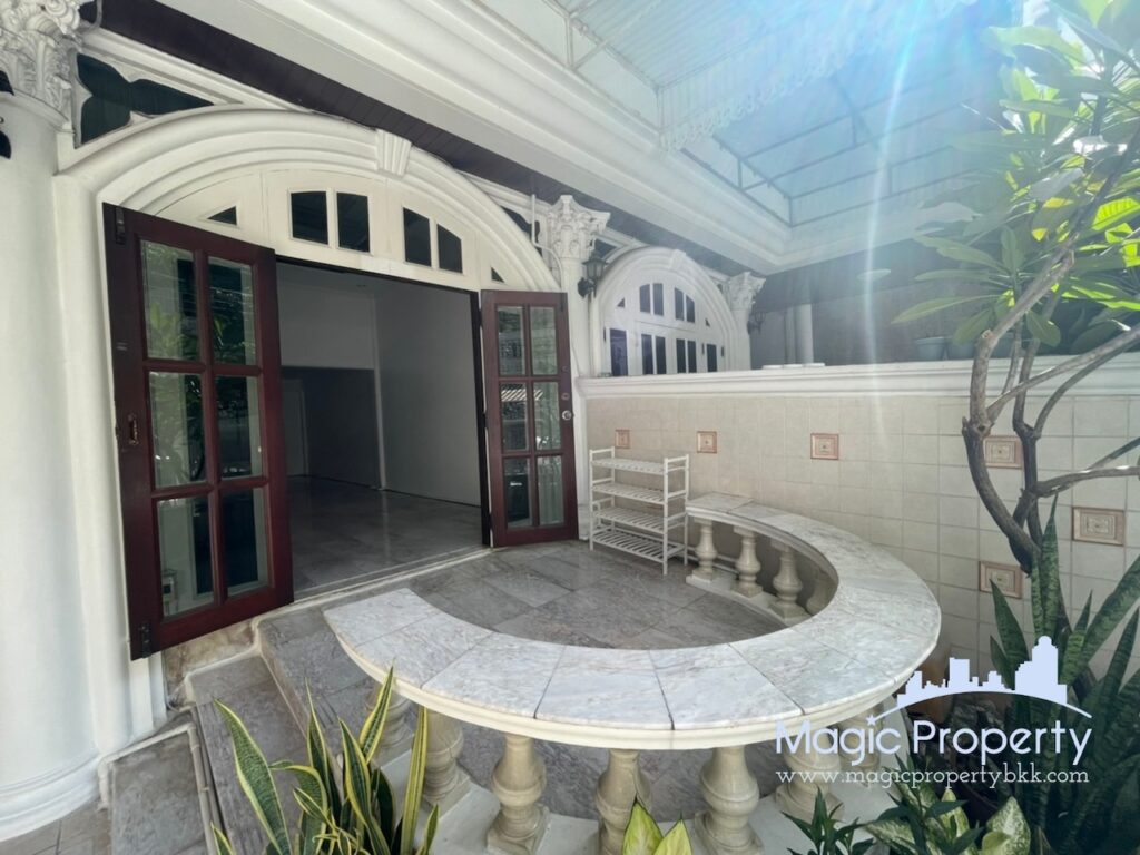 Property Image – Townhouse For Rent in Ekkamai 26