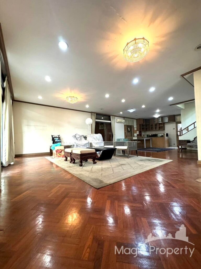 Property Image – Single House Ekkamai 28