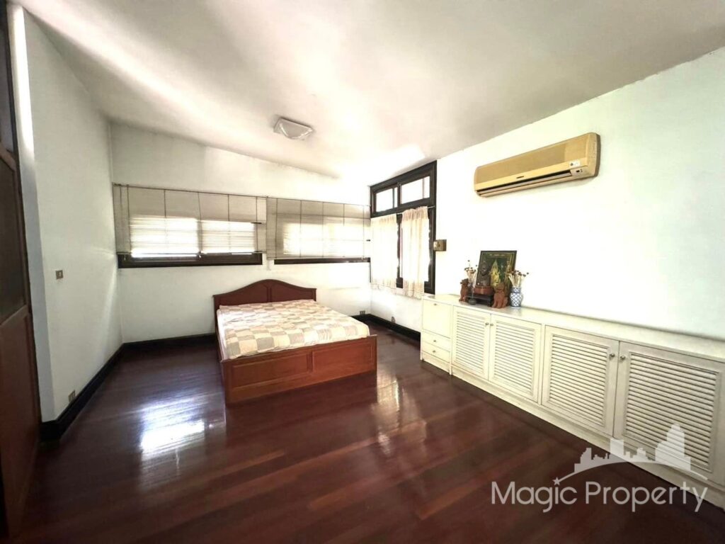 Property Image – Single House Ekkamai 28