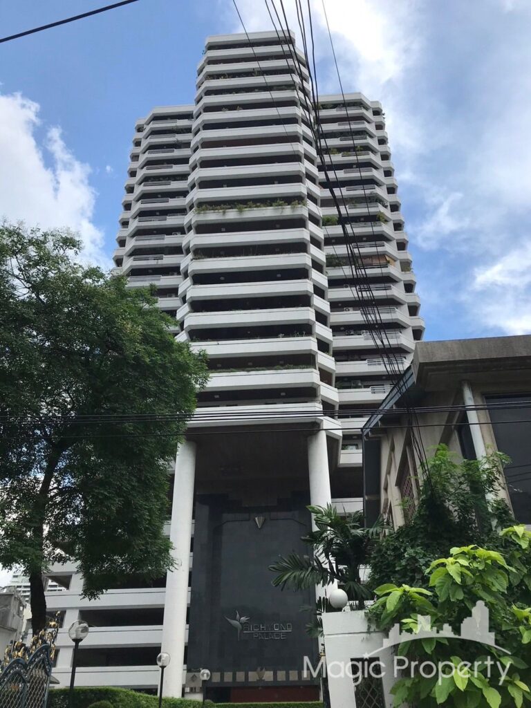 Richmond Palace Condominium For Rent. 2 Bed 2 Bath, Size 163 Sqm. Located at soi Sukhumvit 43, Khlong Tan Nuea, Watthana, Bangkok 10110.
