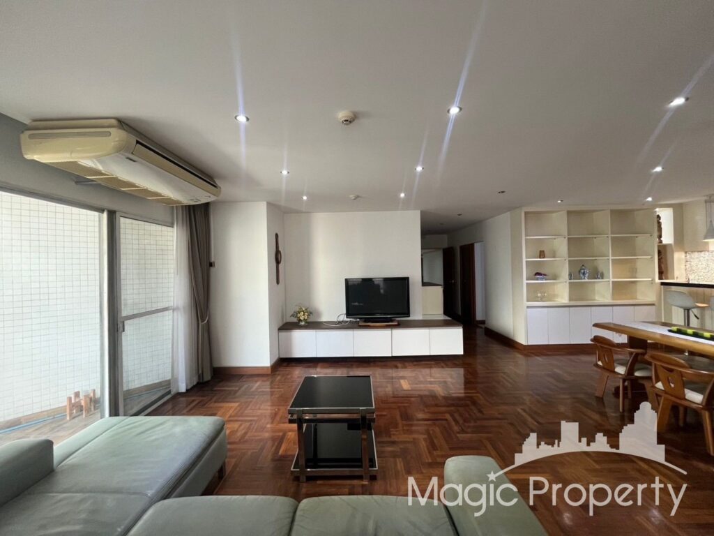 Richmond Palace Condominium For Rent. 2 Bed 2 Bath, Size 163 Sqm. Located at soi Sukhumvit 43, Khlong Tan Nuea, Watthana, Bangkok 10110.