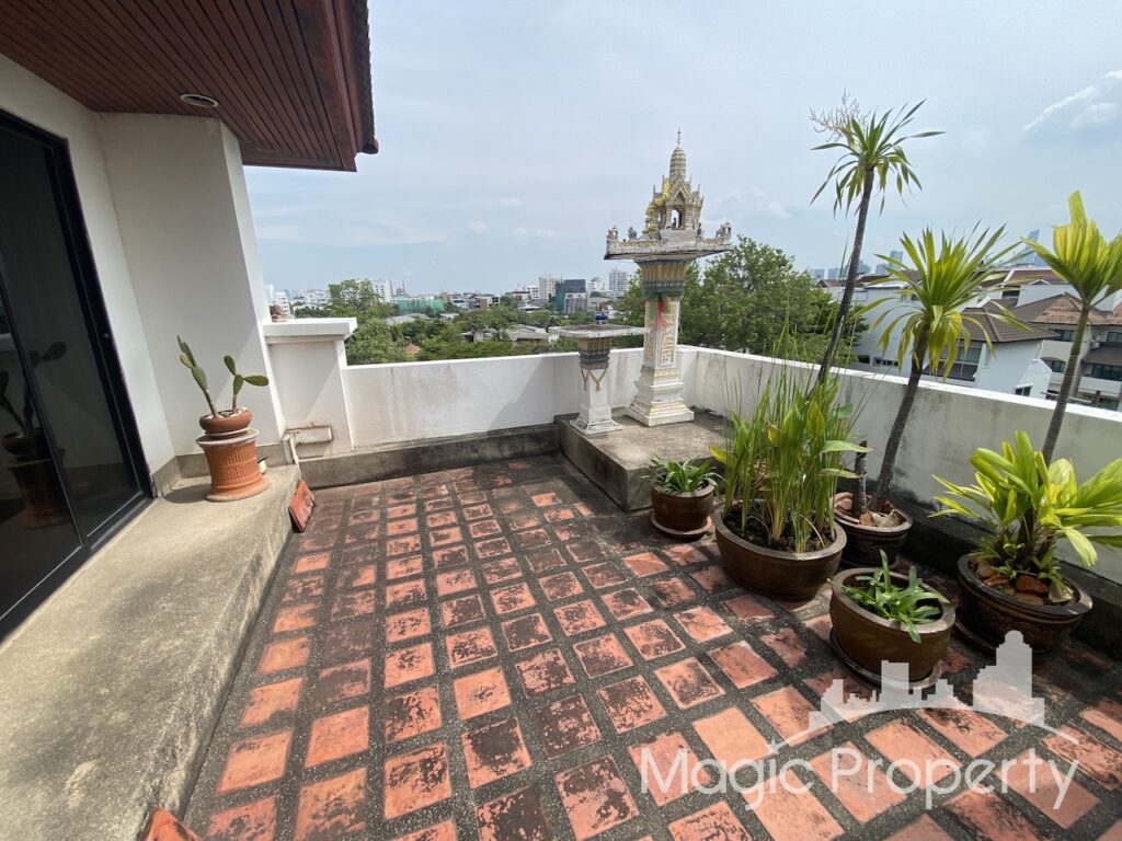 Property Image – Building For Sale in Ekkamai soi 10