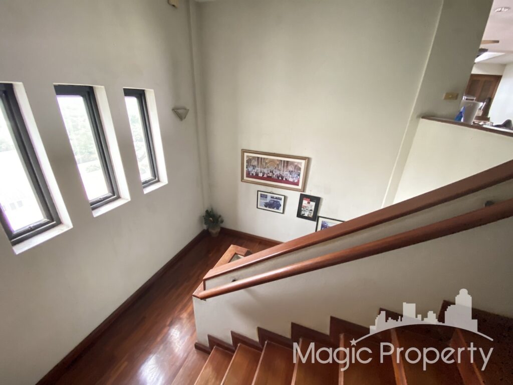 Property Image – Building For Sale in Ekkamai soi 10