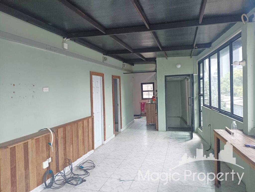 Property Image – Commercial Building on Sukhumvit Road