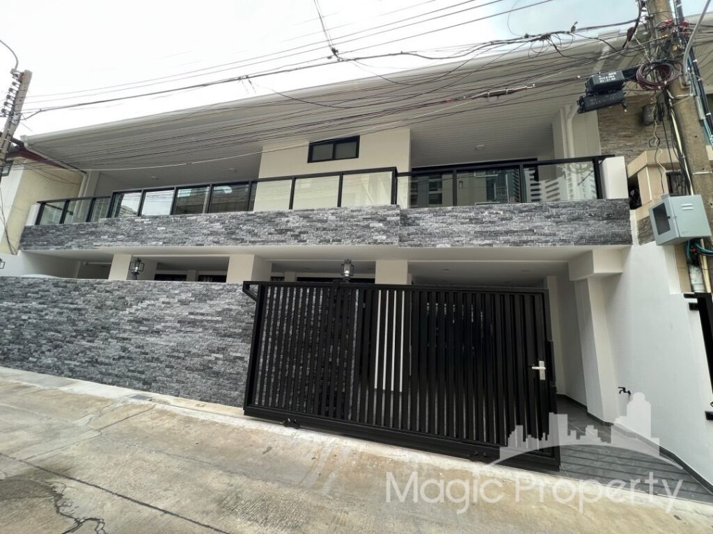 6 Bedrooms Townhouse For Rent in Sukhumvit 26, Khlong Tan, Khlong Toei, Bangkok 10110 | MGP1357