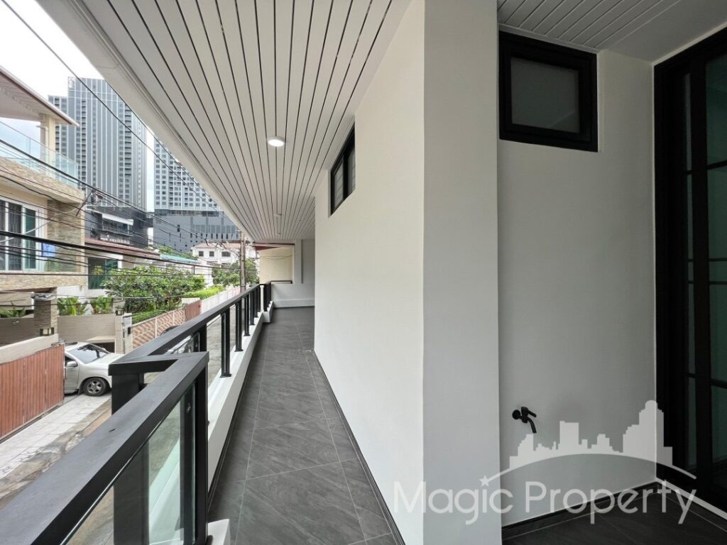 Property Image – Townhouse in Sukhumvit 26 For Rent
