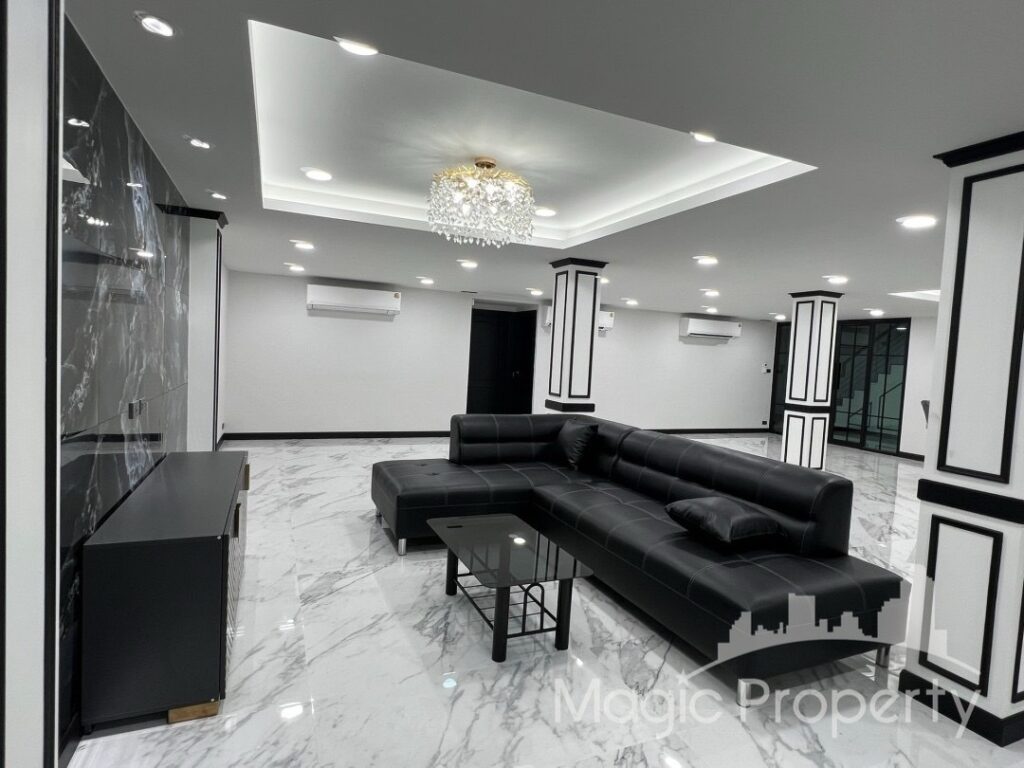 Property Image – Townhouse in Sukhumvit 26 For Rent