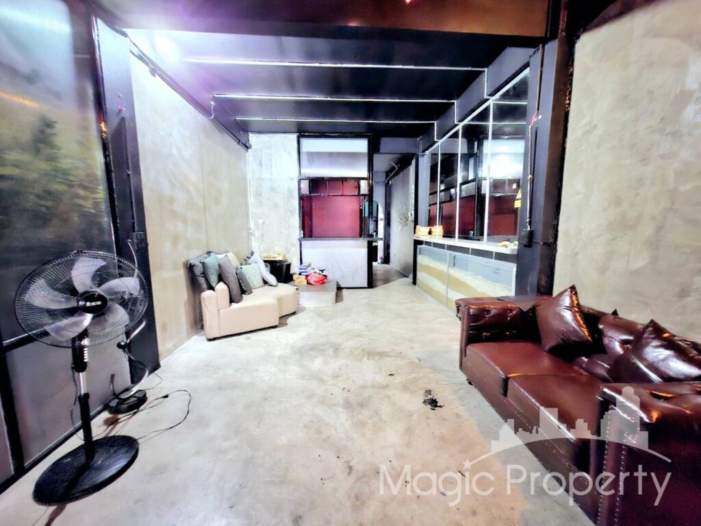 Property Image – Townhouse Silom Soi 3 For Rent