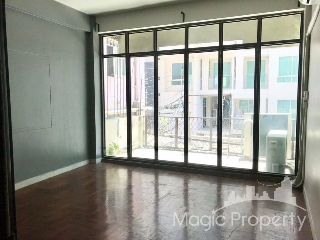 Property Image – Townhouse Silom Soi 3 For Rent