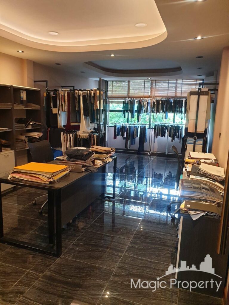 Commercial/Office in Phra Khanong, Bangkok | ฿160,000 | MGP1393 – Photo 3
