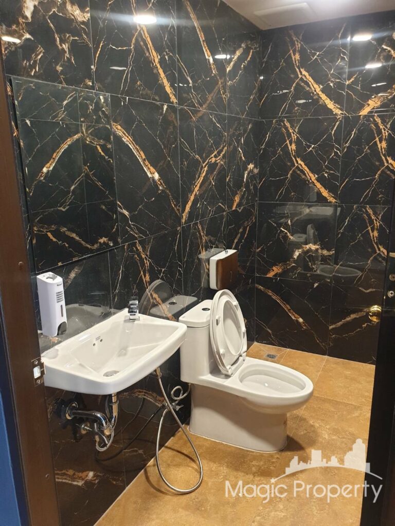 Commercial/Office in Phra Khanong, Bangkok | ฿160,000 | MGP1393 – Photo 7