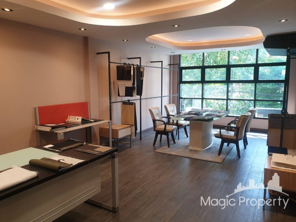 Commercial/Office in Phra Khanong, Bangkok | ฿160,000 | MGP1393 – Photo 2