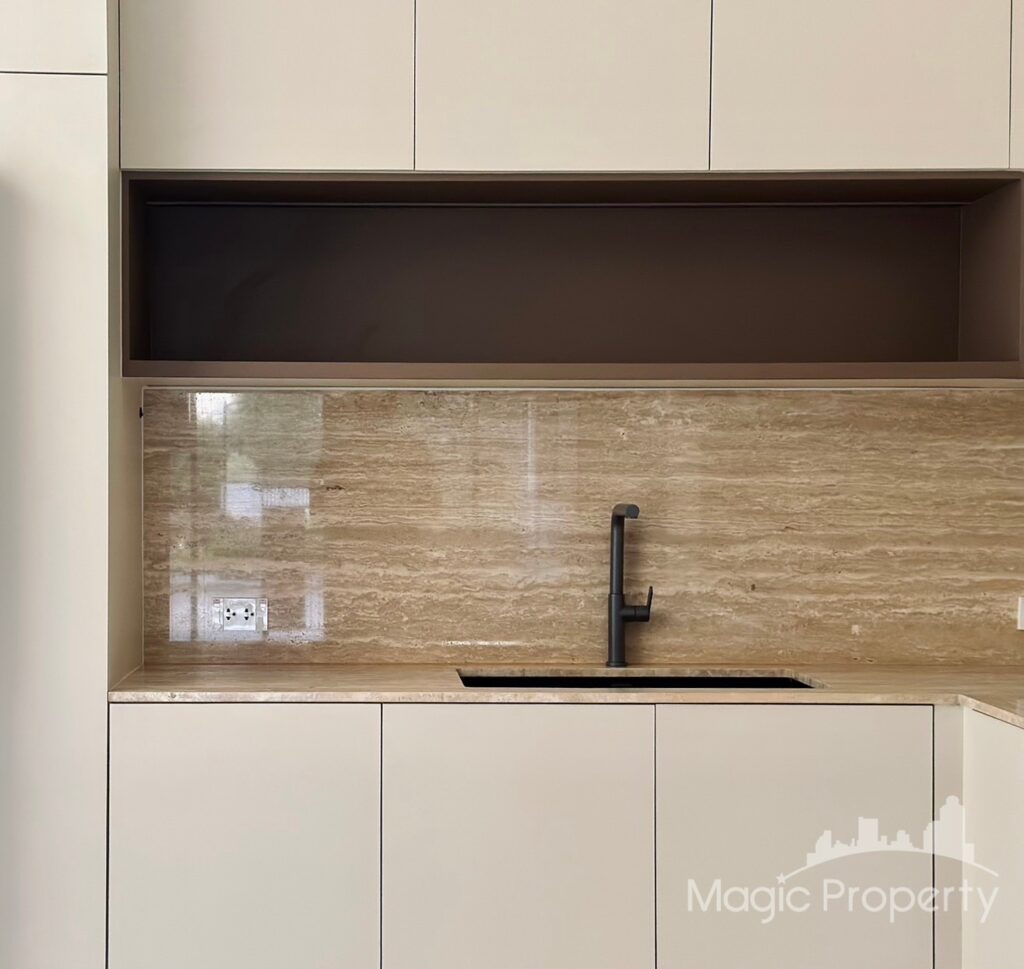 For Sale 3 Bed Townhome in Demi Sathu 49, Bang Phongphang, Bangkok | ฿25,900,000 | MGP1401 – Photo 5