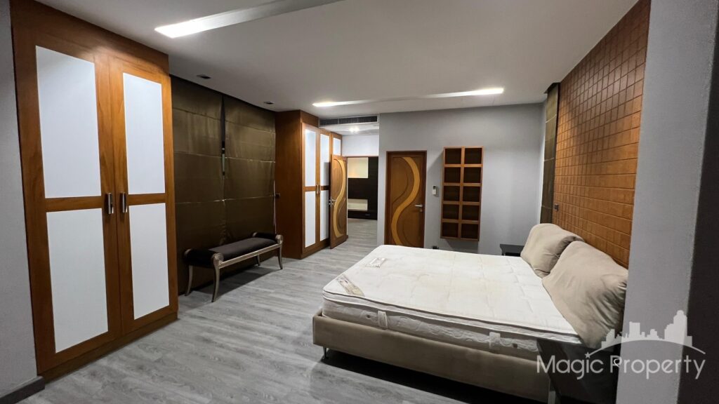 For Rent 5 Bed Townhome in Khlong Tan, Bangkok | ฿225,000/month | MGP1414 – Photo 1