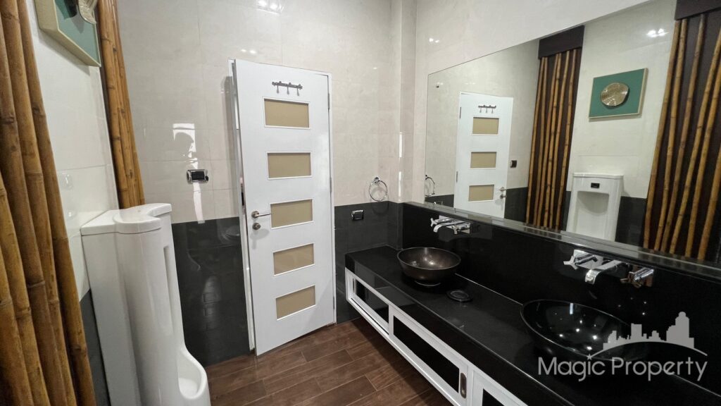For Rent 5 Bed Townhome in Khlong Tan, Bangkok | ฿225,000/month | MGP1414 – Photo 22
