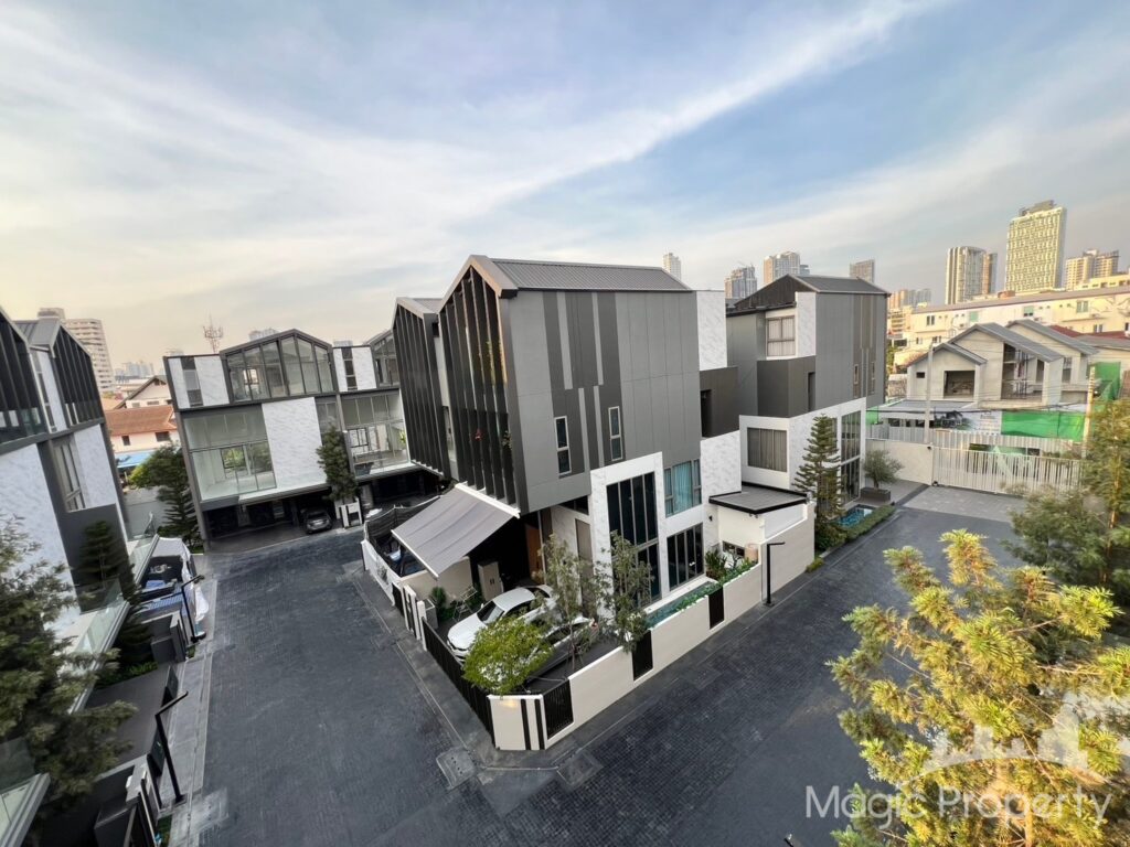 3 Bed Townhome in Artery Thonglor-Sukhumvit, Phra Khanong Tai, Bangkok | ฿180,000 | MGP1455 – Photo 17