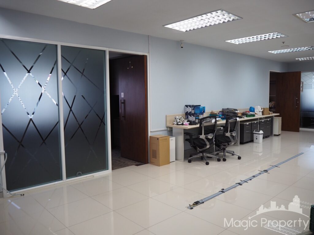 For Rent Commercial/Office in Ocean Tower 1, Khlong Toei, Bangkok | ฿196,770/month | MGP1463 – Photo 4